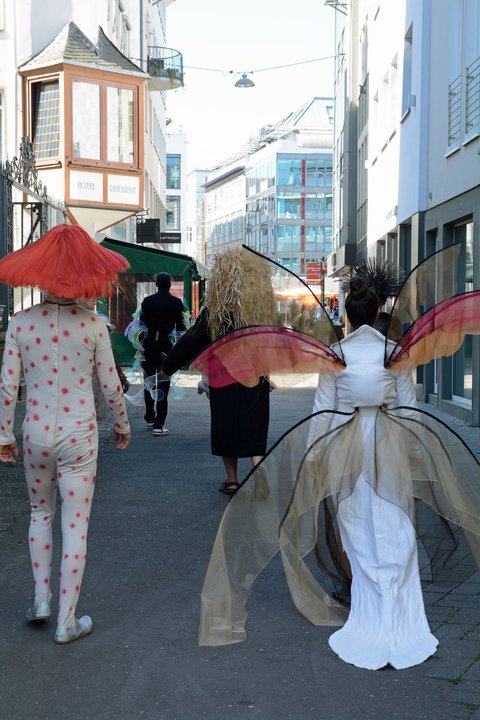 fringe ensemble: Proben zu »Mit dem Kopf im Wind und die Taschen voll Erde« - © Annika Ley