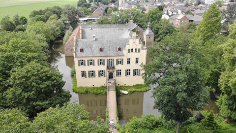 Wasserschloss Morenhoven - © www.burg-morenhoven.de